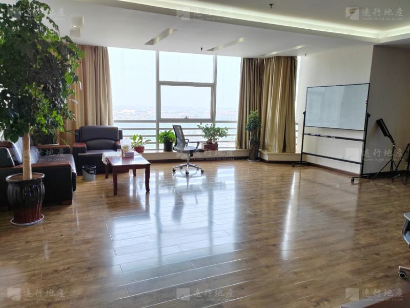 CBD 王鼎国际 新装修带家具 高层视野 超大老板间双面采光_2