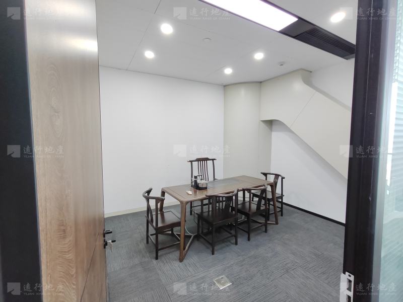 郑州东站对面 双子塔 445平 精装带家具 可直接拎包办公_4