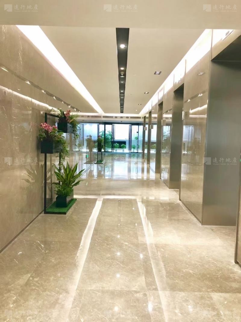 ICC武汉环贸中心丨500平精修带家具丨电梯口丨_4