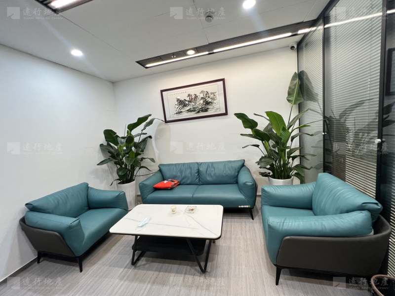 郑东新区 700平方 绿地之窗 三面采光 精装修带家具_8