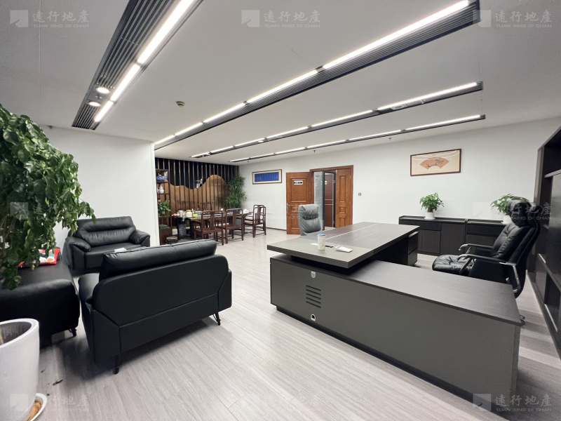 郑东新区 700平方 绿地之窗 三面采光 精装修带家具_12