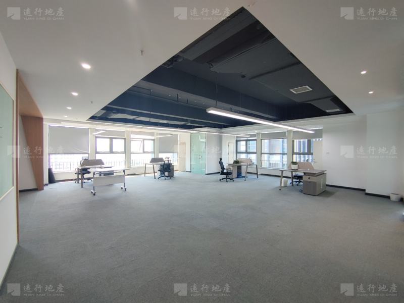 新长安摩尔中心 精装带家具 业主直租双面采光 适合科技接待类_2