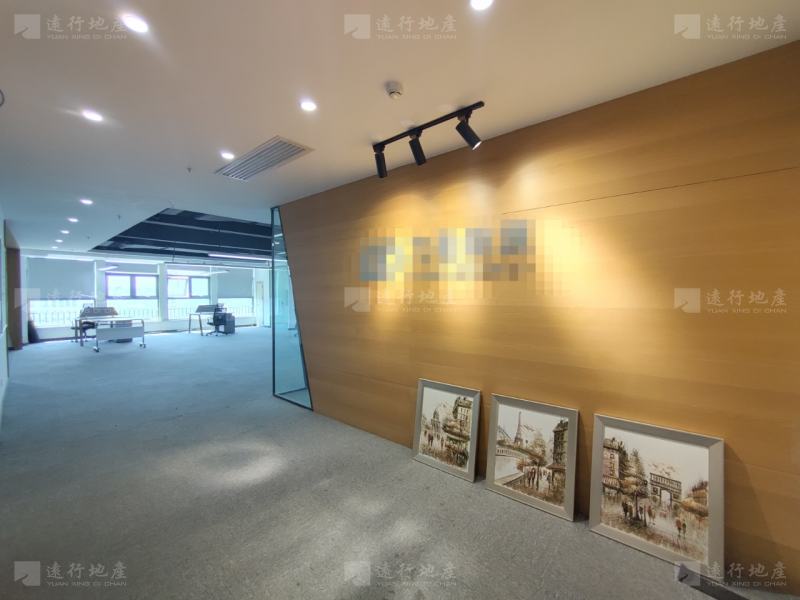 新长安摩尔中心 精装带家具 业主直租双面采光 适合科技接待类_1