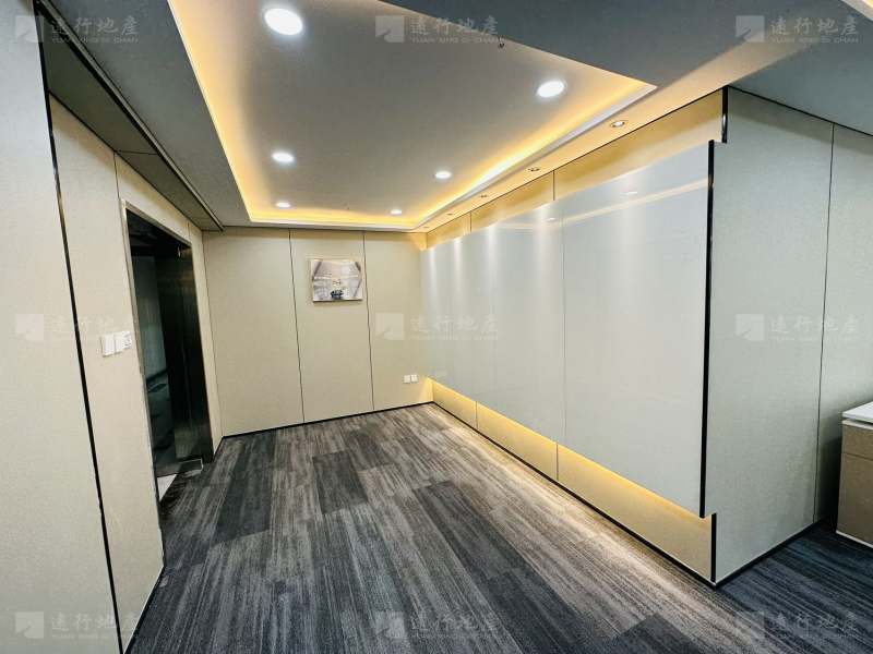 科技五路 摩尔中心130平精装带家具 大老板间 正对电梯口_2