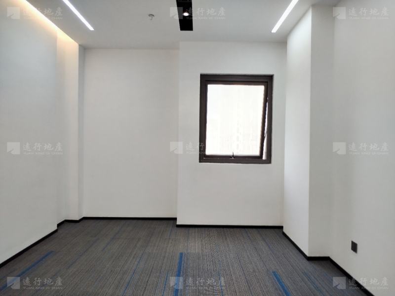 豪华装修 采光好 户型方正 独立办公室面积大 地毯式办公_3