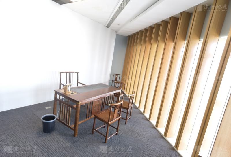郑州地标双子塔 434平精装 带家具 可直接拎包办公_4
