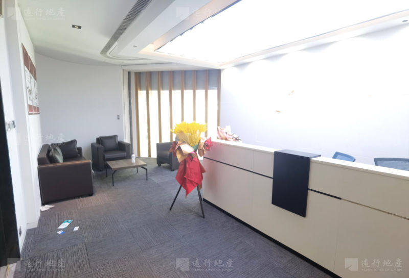 郑州地标双子塔 434平精装 带家具 可直接拎包办公_2