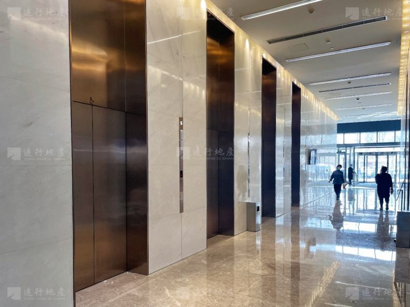 高端写字楼丨正对电梯丨精装修带家具丨东亿国际丨配套齐全_1