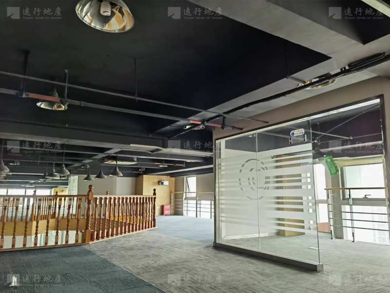 国企物业上影广场 独立空调 大面积装修好的loft隔间多_7