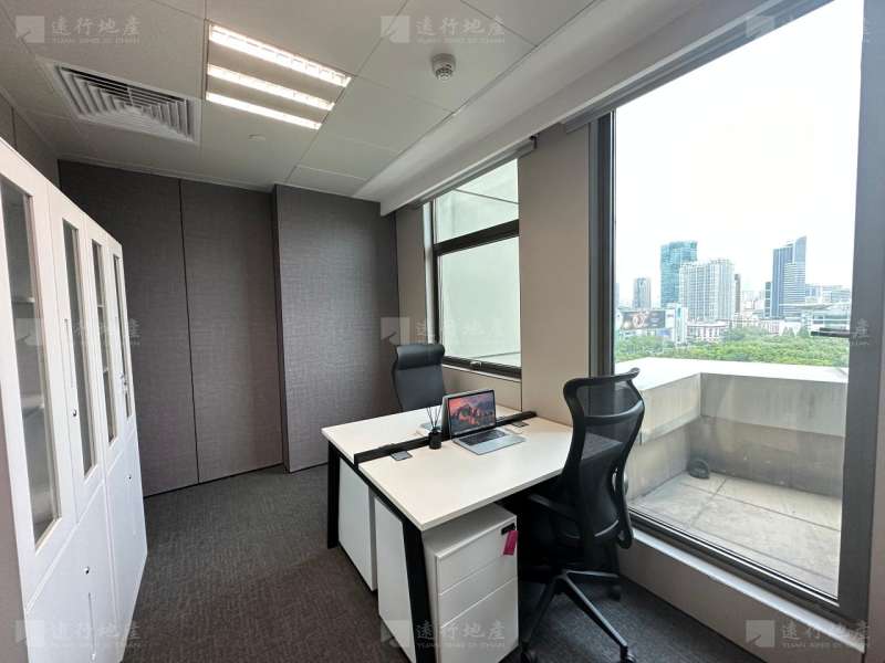 办公室界的爱马仕 永新广场 高区采光好 拎包入住 带家具_8