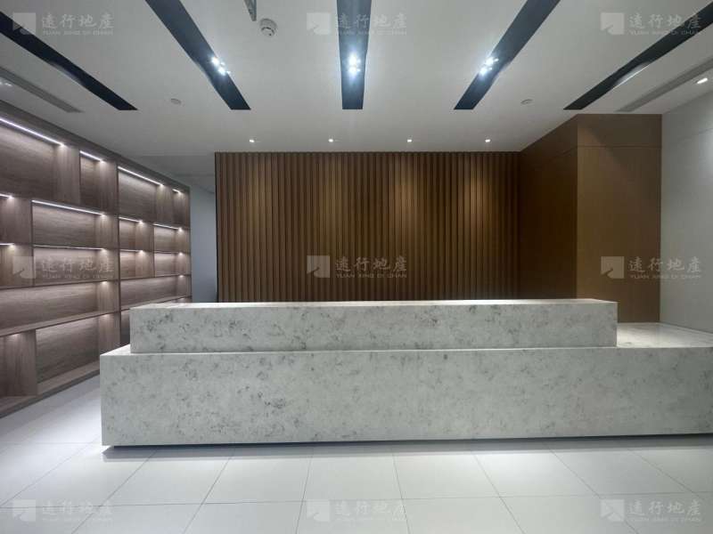 人民广场商圈 腾飞元创大厦 精装修带家具 正对电梯双面采光_1