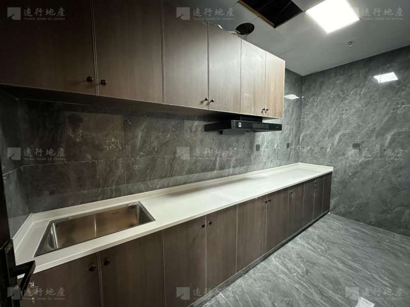 上海湾 新装450平 带厨房可接待 家私配齐 拎包办公 电联_9