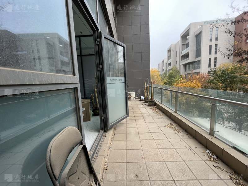 高层带露台丨地铁300米丨面积可分割丨定制送家具丨园区绿化好_5