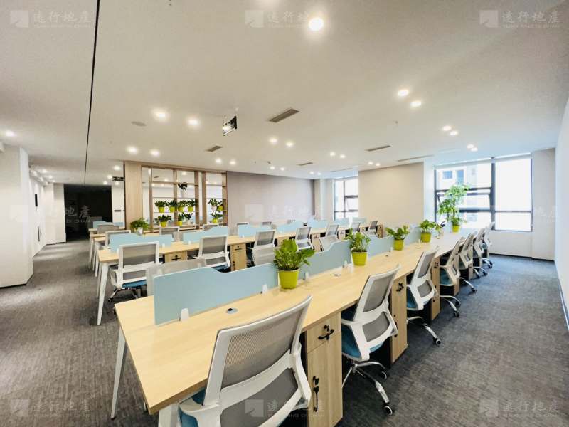 三楼整层配套 大小会议室茶室免费使用 办公室工区可做70人！_1
