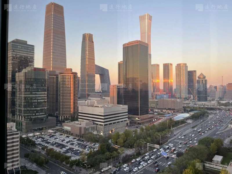 长安街地标项目 紧邻银泰 俯瞰长安街 次顶层 超甲楼宇_9