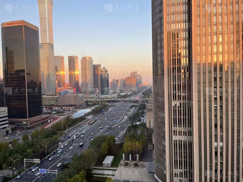 长安街地标项目 紧邻银泰 俯瞰长安街 次顶层 超甲楼宇_5