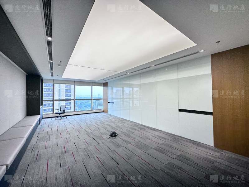 朝阳公园蓝港二十一世纪大厦900平精装修对电梯特价出租 _4