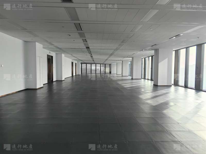 中国人寿金融中心丨整层出租丨半层1500平米可分丨欢迎看房租_5