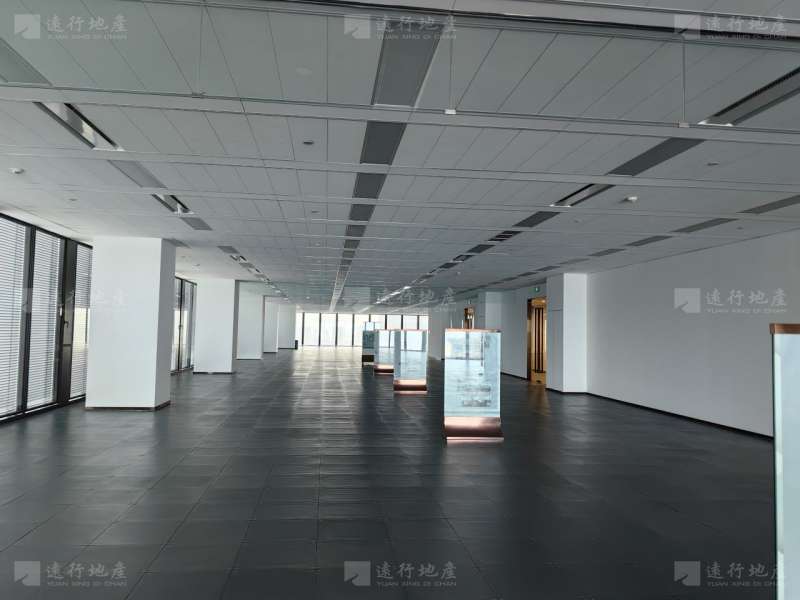 中国人寿金融中心丨整层出租丨半层1500平米可分丨欢迎看房租_10