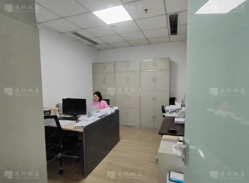 长风商务区阳光城环球金融中心270平精装修带家具_7