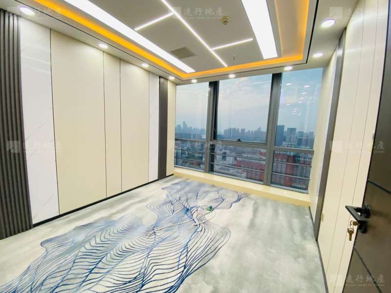 开发商直租 湘江财富金融中心 正对电梯 全新装修 户型周正_9