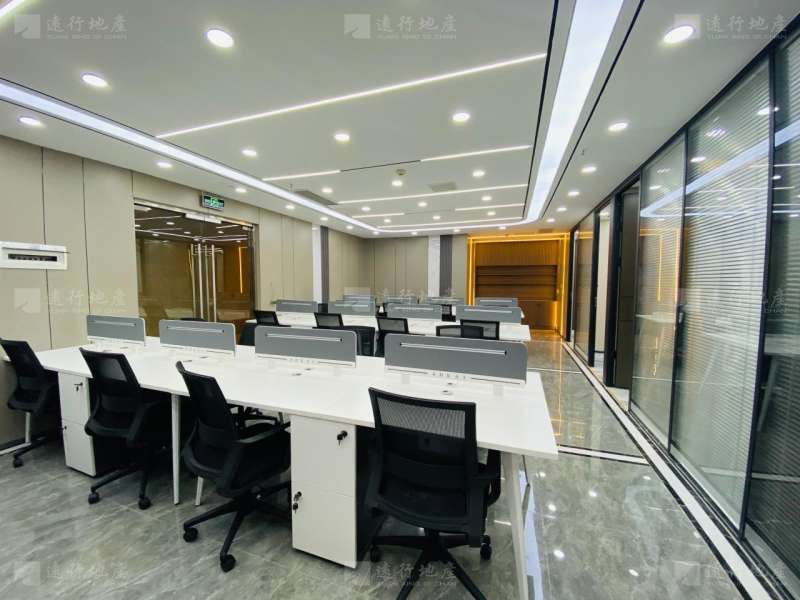 开发商直租 湘江财富金融中心 正对电梯 全新装修 户型周正_4