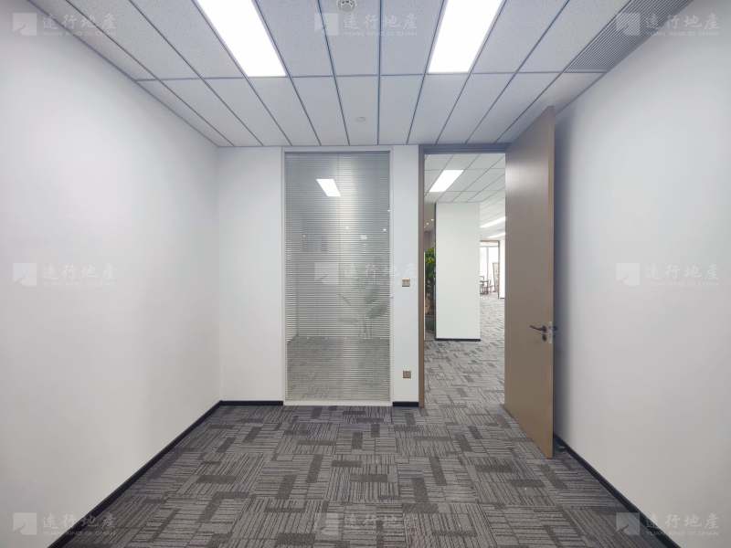水澄大厦精装300平办公室丨家具全带丨视野开阔丨随时可看_2