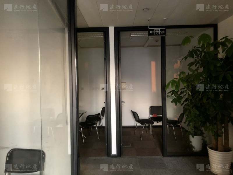 上海创业抢先一步，先到中金国际广场租套办公室，近徐家汇地铁站_5