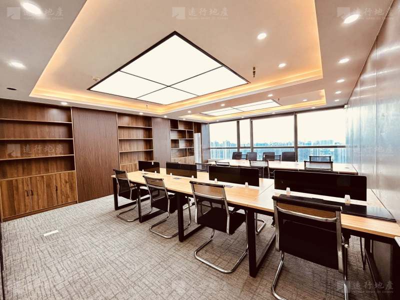 高区办公室650平，精装出租，可以定制办公室和家具_3