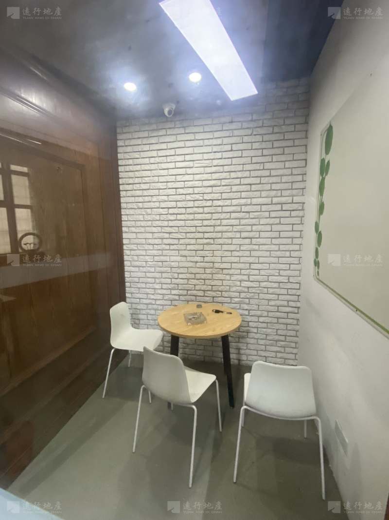 新街口商圈 长江贸易大楼 精装修带家具 户型多样 随时看房_4
