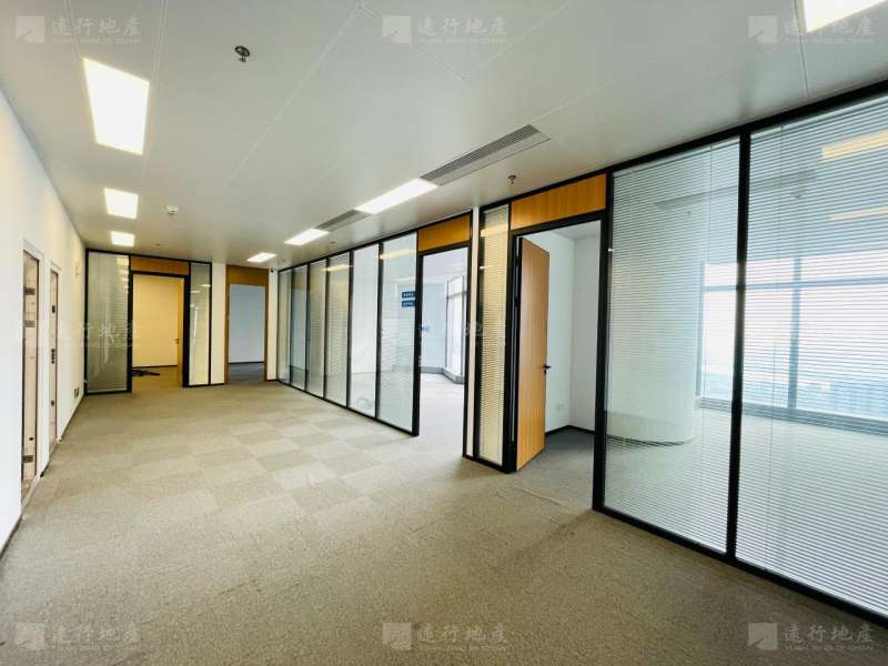 2号线迎宾路口-华美欧大厦-1200平办公室-可以配家具_2