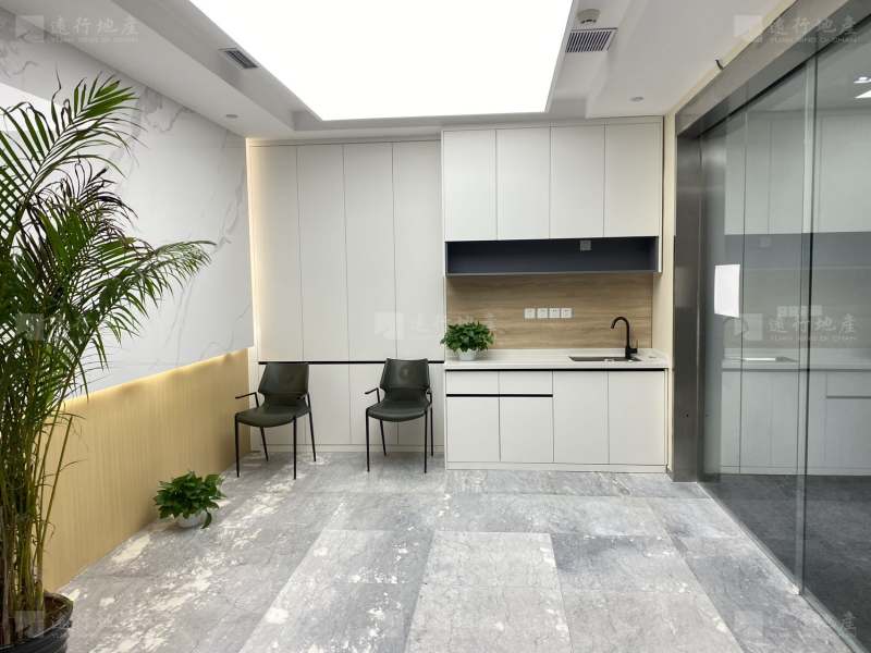 大悦城6号线地铁达美中心376平米精装修带家具可以注册新装修_11