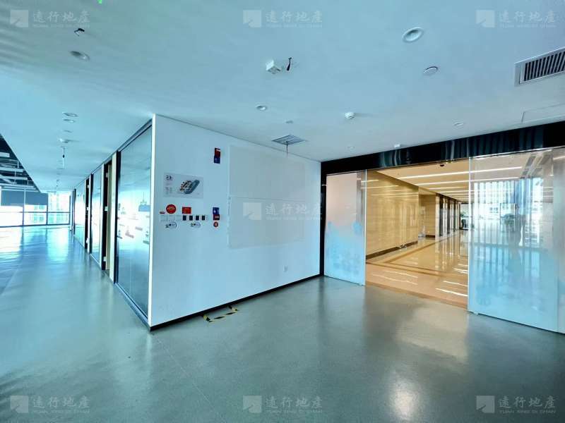 业主直租 市中心核心楼盘 正对电梯 全新装修 户型周正_12