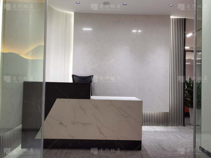 重庆龙湖时代天街单面采光写字楼精装带家具正对电梯口_4