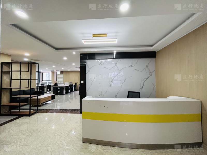 重庆渝中SFC协信中心精装带家具优质写字楼正对电梯口两_1