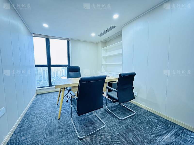 重庆渝中SFC协信中心精装带家具优质写字楼正对电梯口两_7
