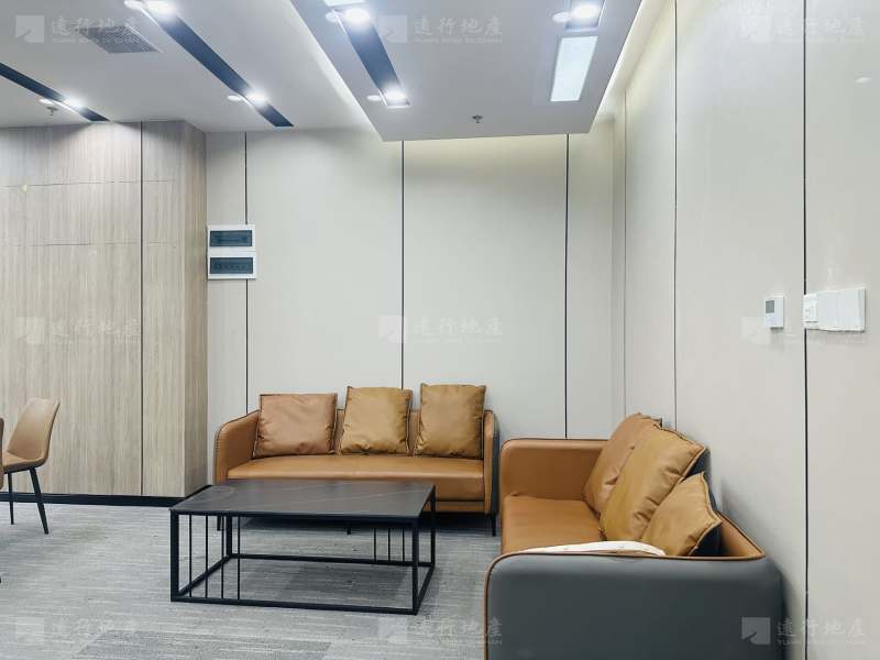 重庆渝中创景大厦优质写字楼精装带家具正对电梯口_3