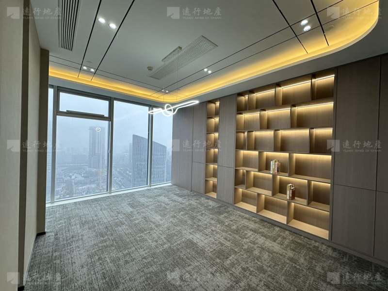 华业发展中心 正对电梯口 精装修带家具 双面采光 地铁直达_12