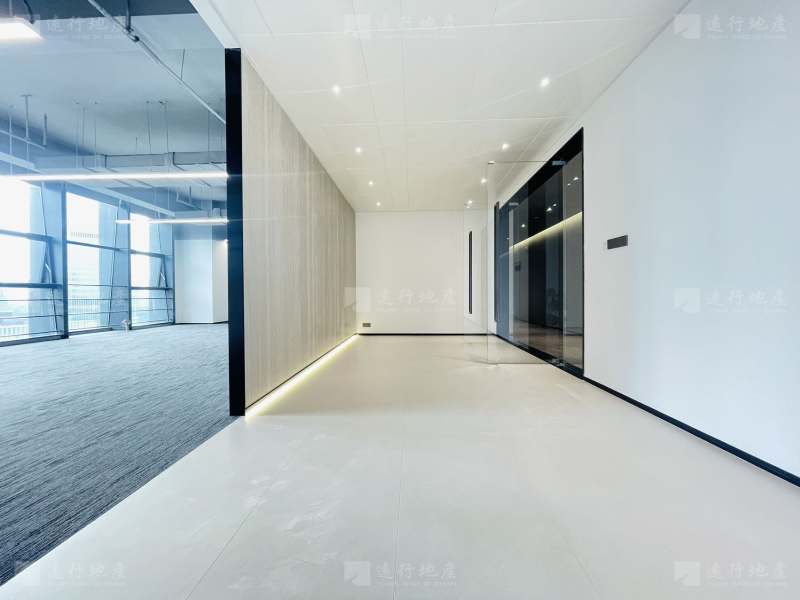 远行丨ITC国际科创中心 正对电梯口，4个隔间 工区可容纳_2