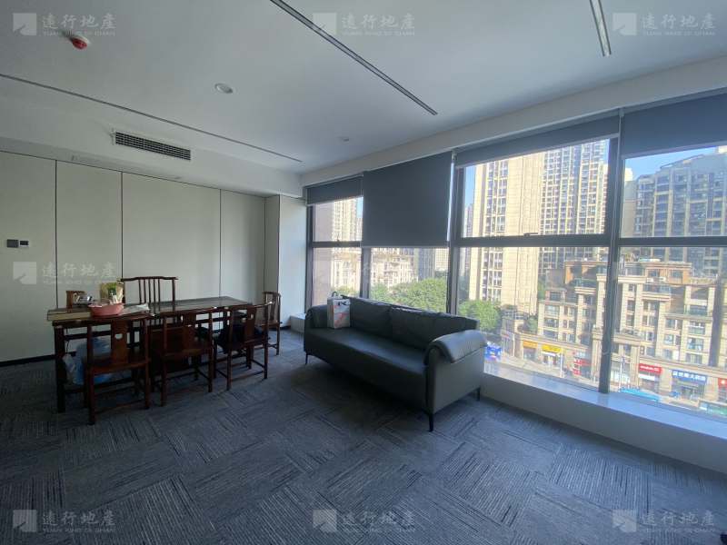 重庆总部城优质写字楼精装带家具_5