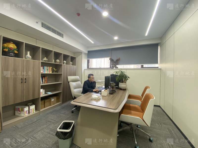 重庆总部城优质写字楼精装带家具_8