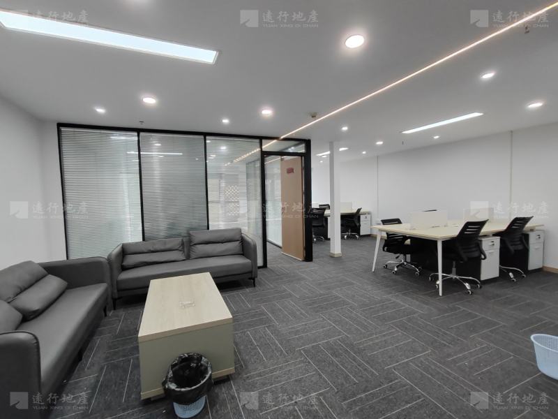 重庆总部城优质写字楼精装带家具一线看江_2