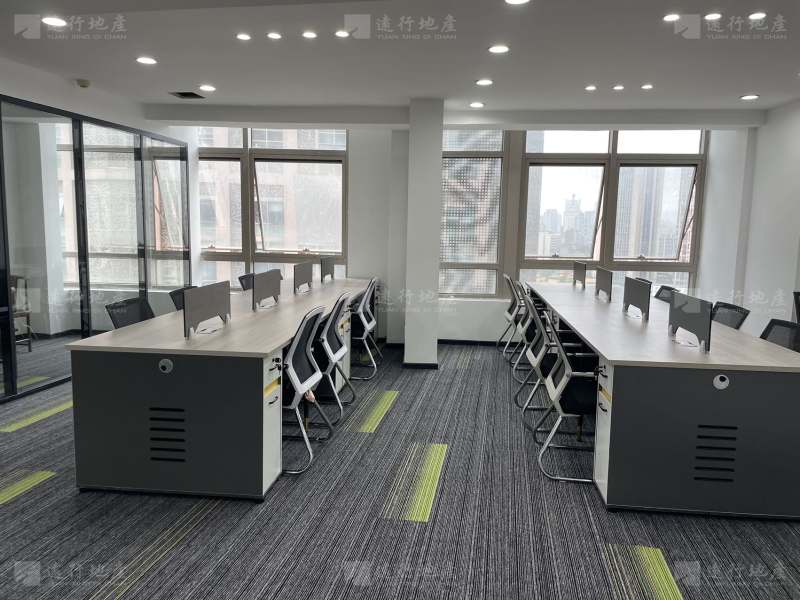 重庆渝中区恒大名都优质写字楼精装带家具正对电梯口_5