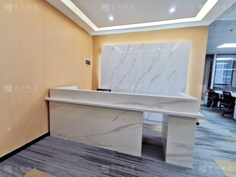重庆渝中投资大厦品质写字楼精装带家具正对电梯口双面采光_4