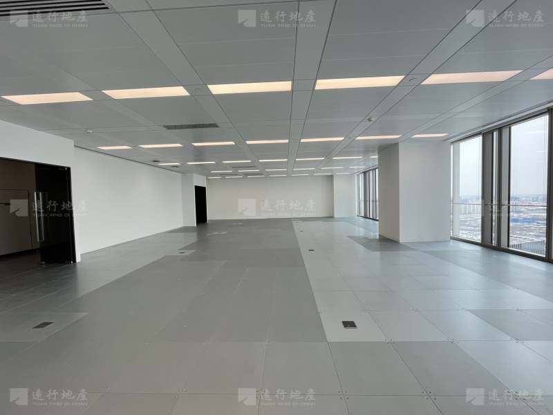 丽泽平安金融中心丨整层2700平米丨高区四面采光写字楼出租中_3