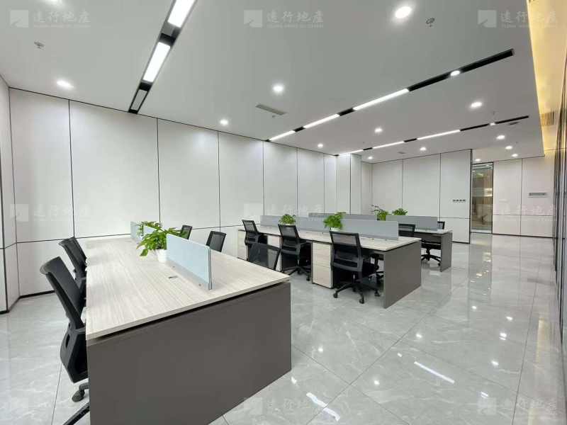 中国·西部电子信息产业中心/683.47平/精装带家具_3