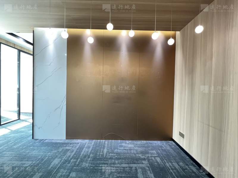 中渝广场300平丨精装修带家具电梯口 户型门头大气年后大放价_2