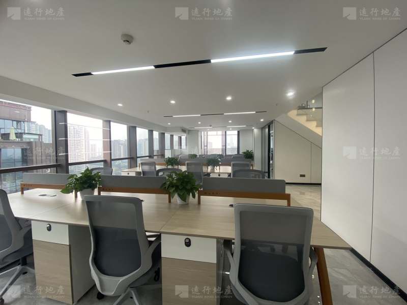 重庆南岸区国瑞中心写字楼精装修带家具坐北朝南正对电梯口_3