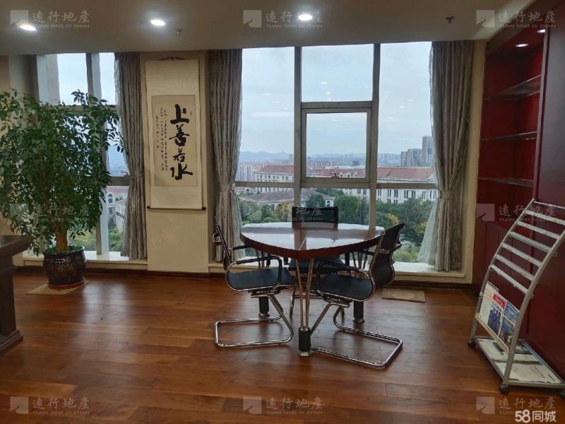 重庆南岸区国瑞中心写字楼精装修带家具坐北朝南正对电梯口_7