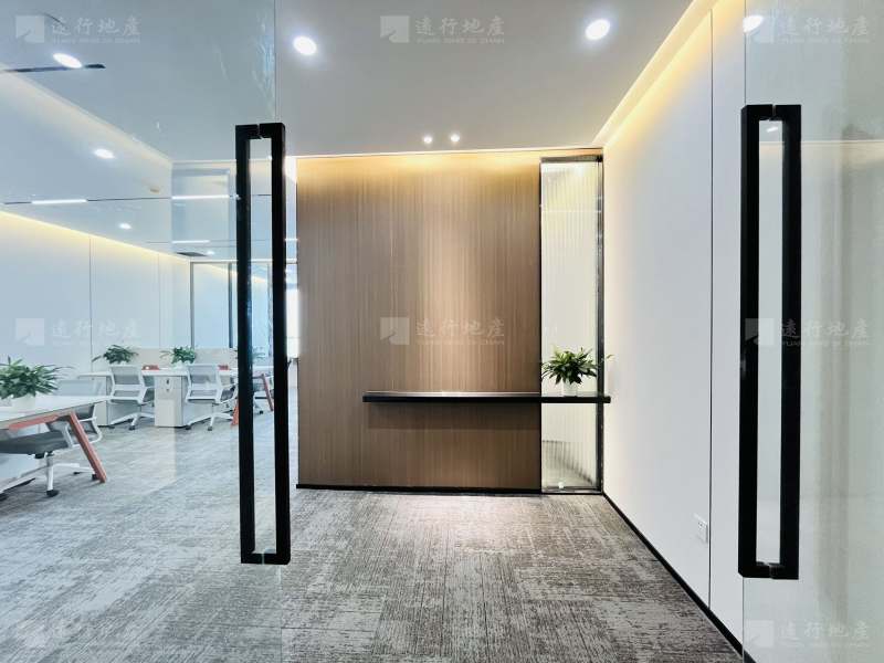 滨江高端写字楼，一线江景大小面积精装带家具，自带商业综合体！_10